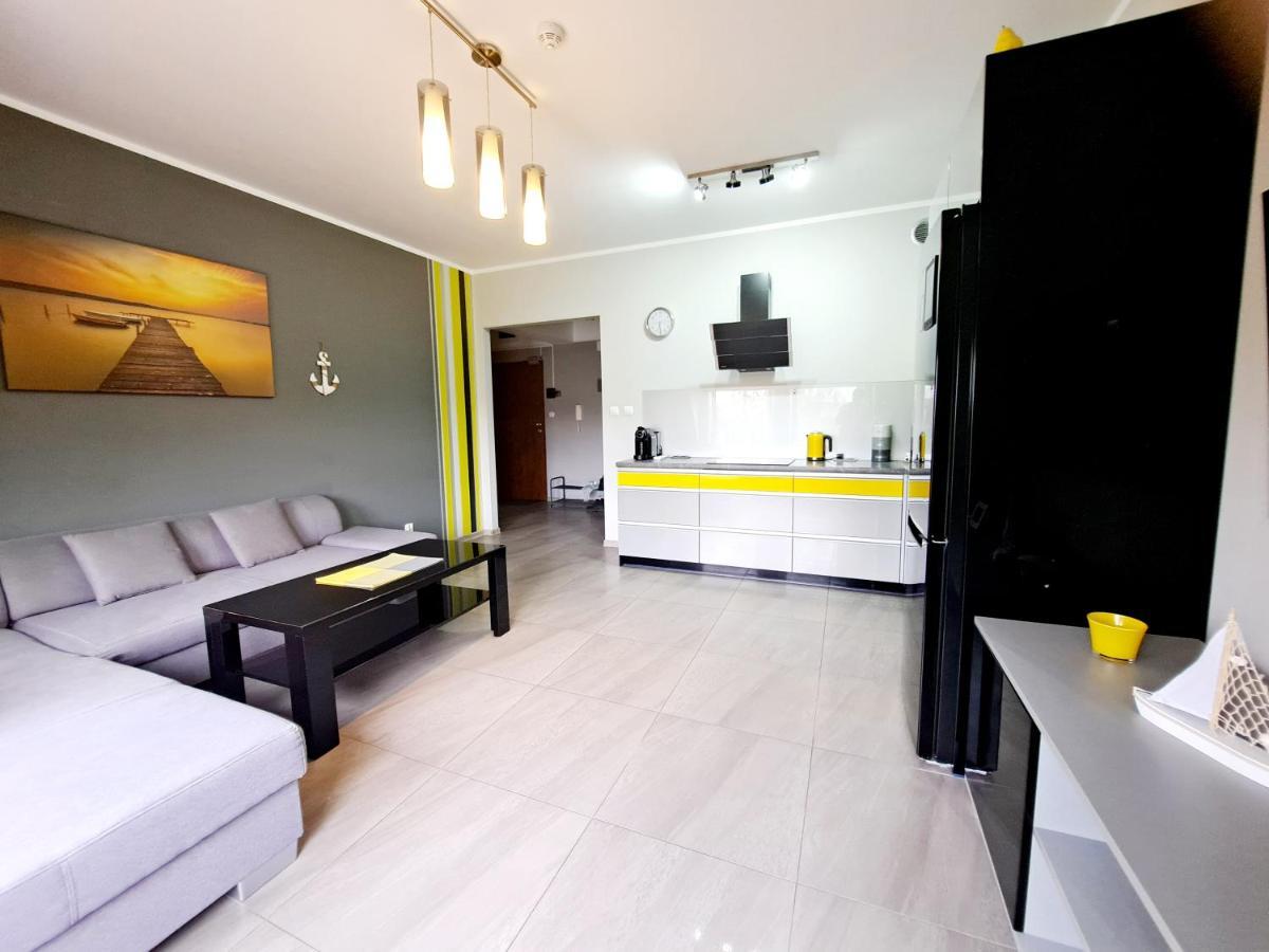 Apartment Port Yellow